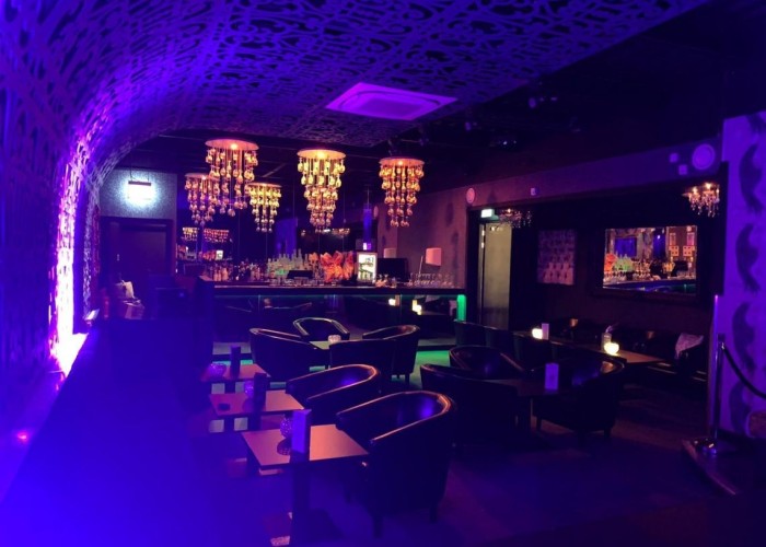 1. Club (Gentlemans), Coronavirus-Friendly