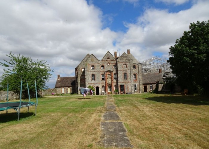1. Period Building, Coronavirus-Friendly