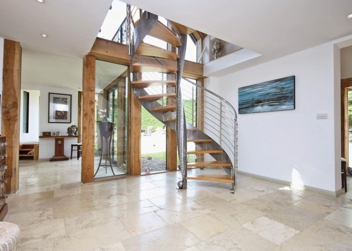 5. Staircase (Spiral)