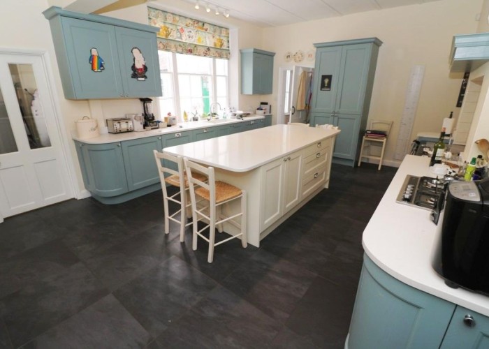 4. Kitchen (With Island), Kitchen (Coloured units)