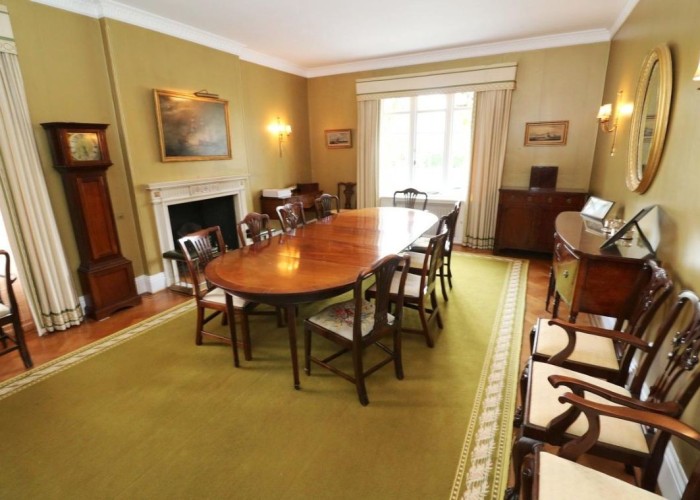 8. Diningroom