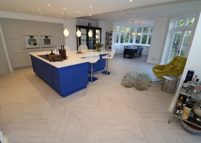 5. Kitchen (With Island), Kitchen (Coloured units)