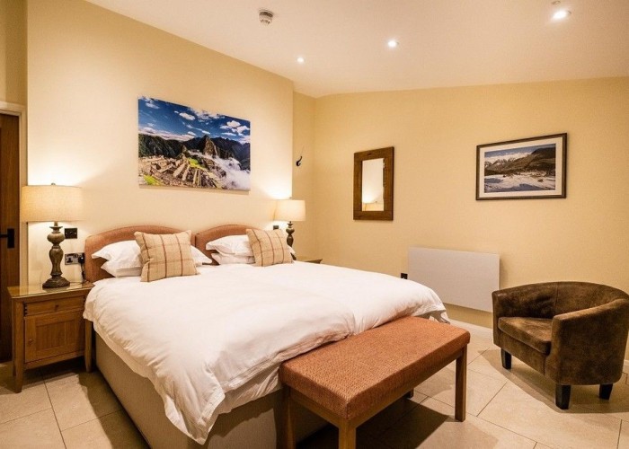 38. Bedroom (Double)