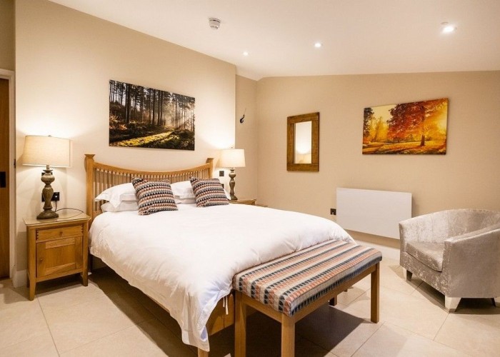 33. Bedroom (Double)