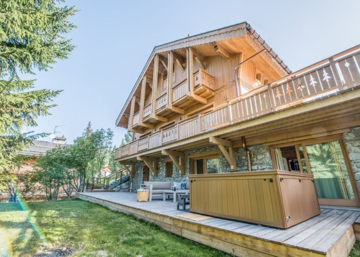 1. House / Cottage Exterior