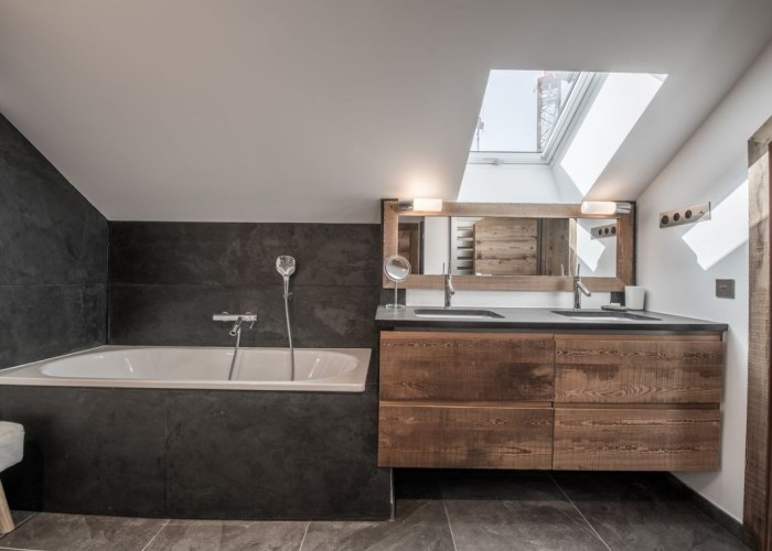 17. Bathroom, Bathroom (2 sinks)