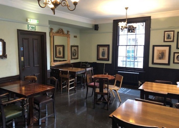 12. Pub / Bar