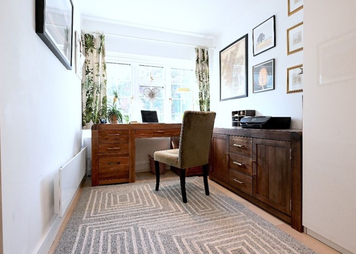 11. Home Office / Study
