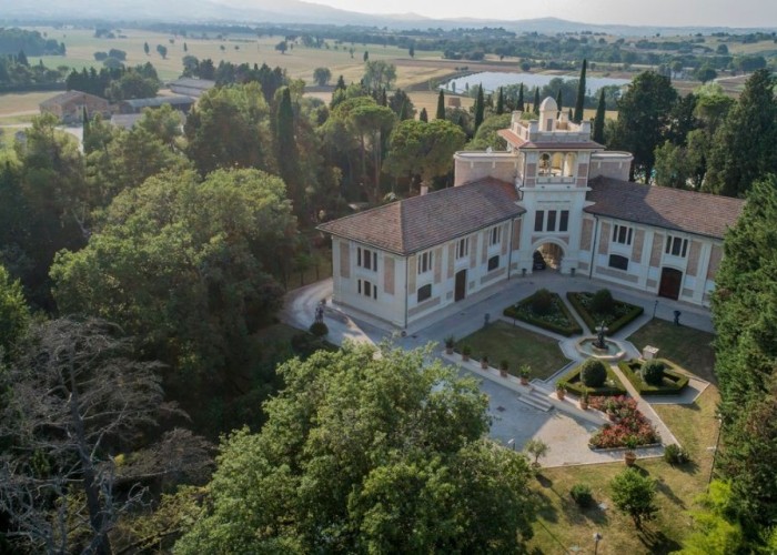 1. Mansion, Coronavirus-Friendly