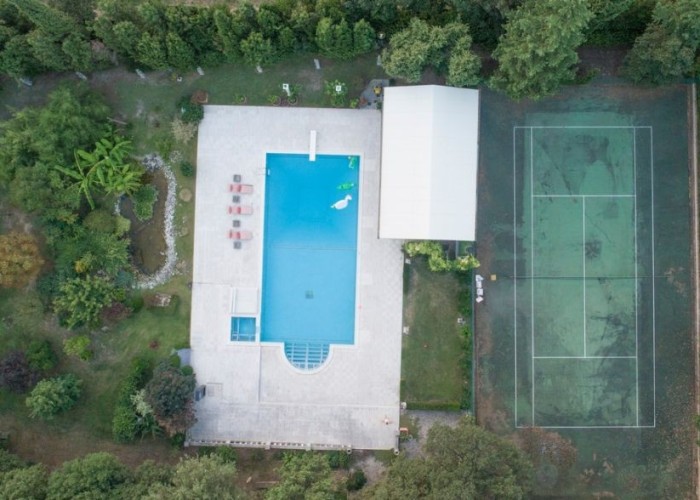 25. Swimming-pool, Tennis Court