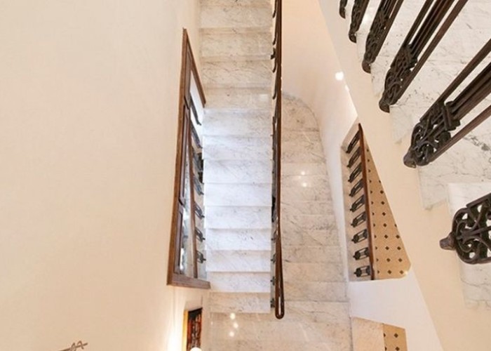 16. Stairway / Staircase