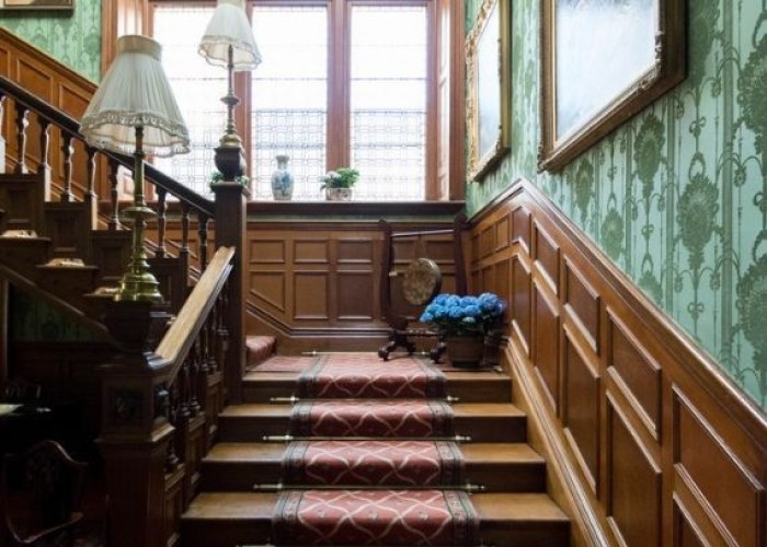 9. Stairway