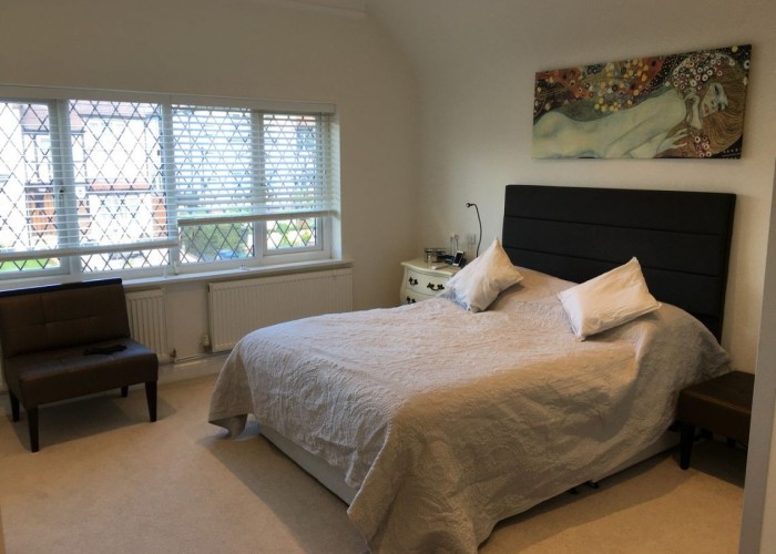 14. Bedroom (Master/En-Suite)