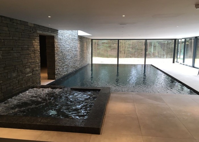 32. Swimming-pool, Hot Tub/Jacuzzi