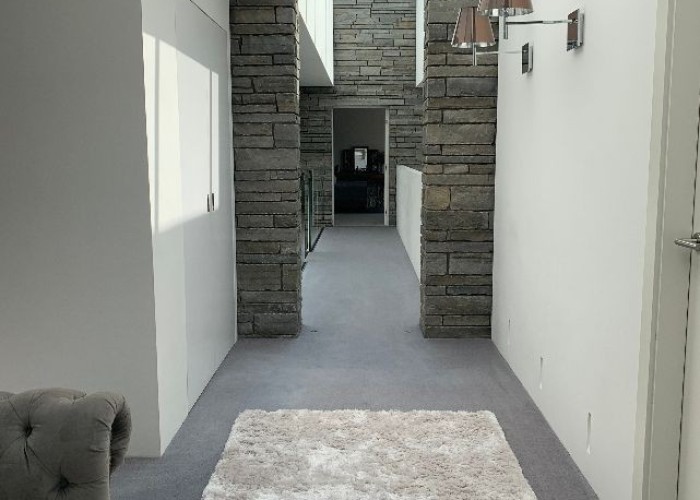 19. Hallway