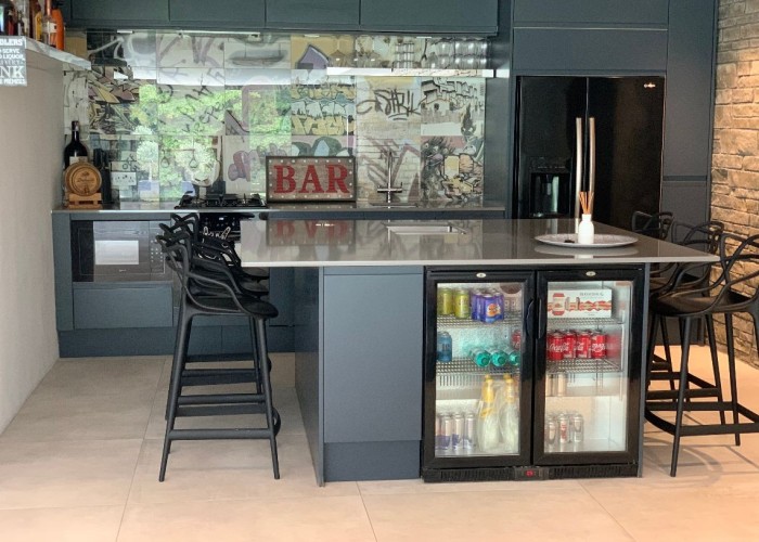 30. Bar (Home)