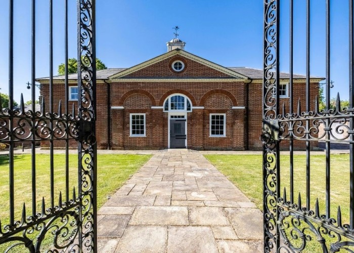 2. Mansion, Coronavirus-Friendly