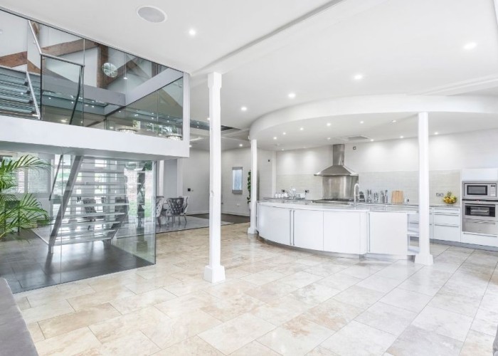 12. Stairway / Staircase, Kitchen (With Island), Kitchen (White units)