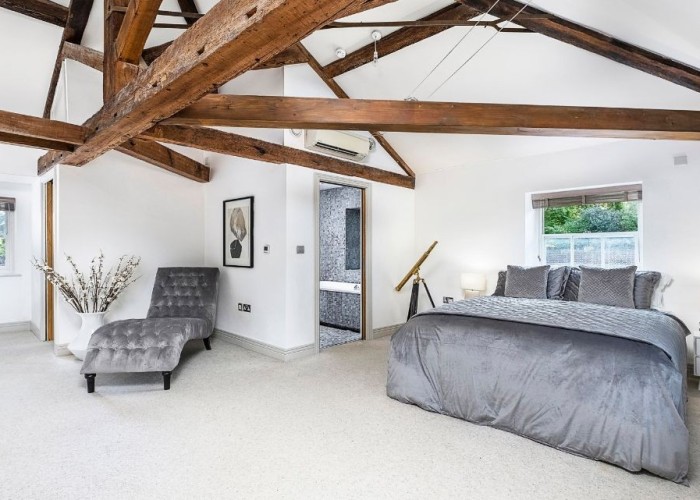 29. Bedroom (Master/En-Suite)