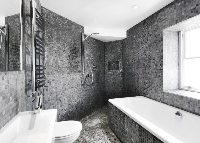 20. Bathroom (Shower and bath)