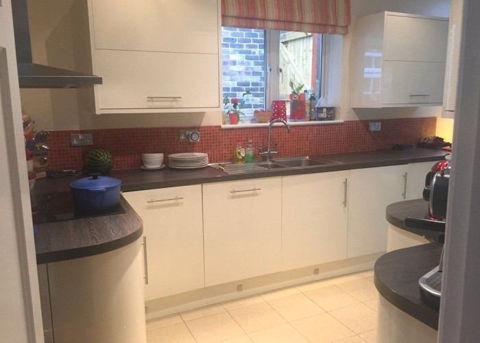 3. Kitchen (Modern)