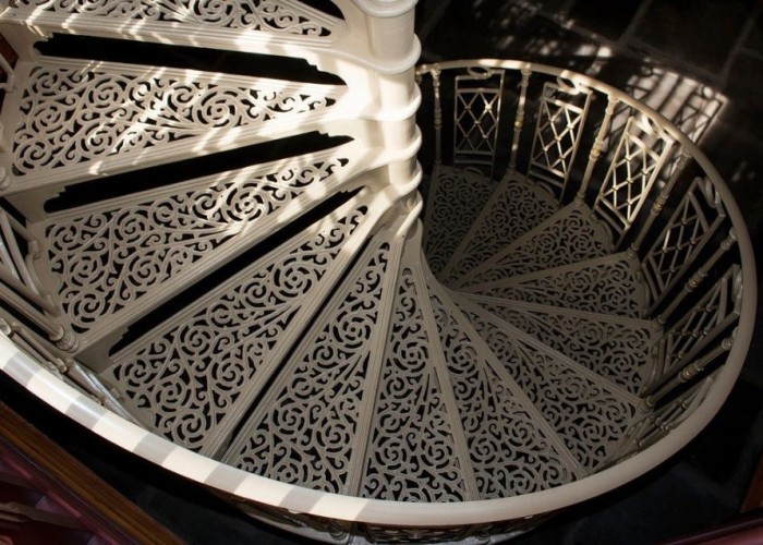 7. Staircase (Spiral)