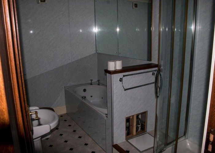 24. Bathroom (Shower and bath)
