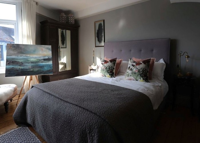 9. Bedroom (Master/En-Suite)