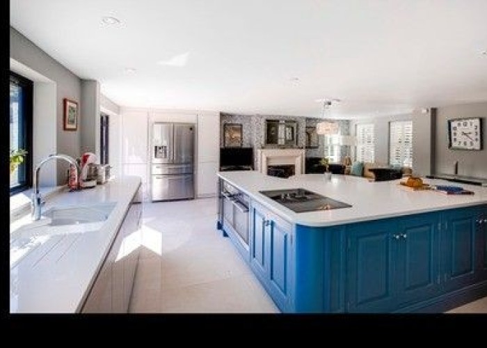 4. Kitchen (With Island)