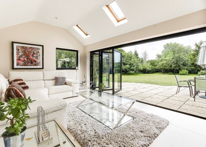 8. Livingroom, Bi-Fold Doors