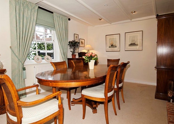 7. Diningroom