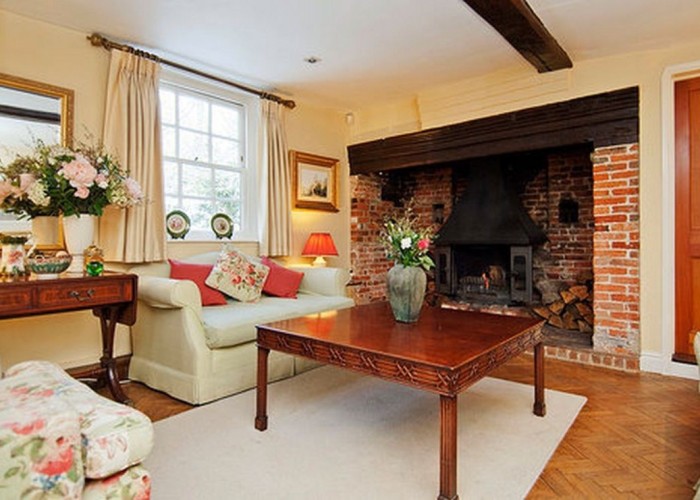 5. Livingroom, Fireplace