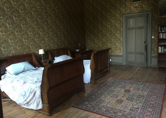 11. Bedroom (Twin Beds)