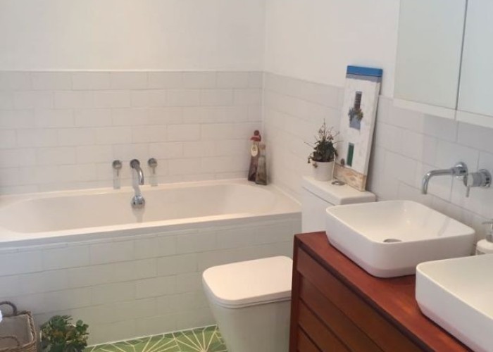 13. Bathroom (Shower and bath)