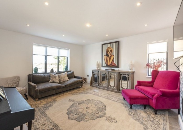 6. Livingroom
