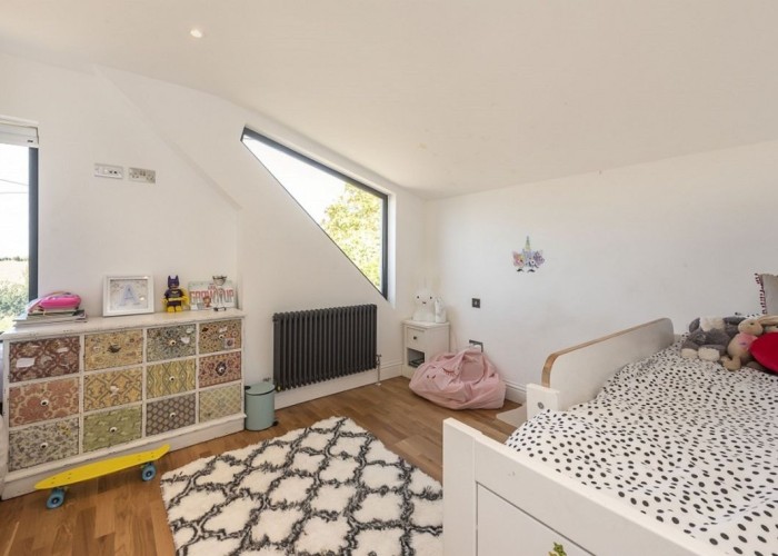 8. Bedroom (Childrens)