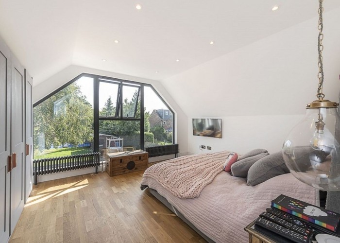 11. Windows, Bedroom (Double)