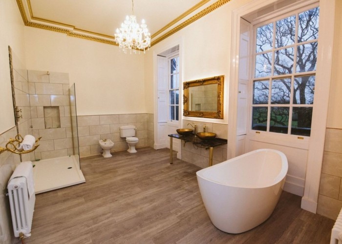 8. Bathroom (Roll Top), Bathroom (2 sinks), Bathroom (Shower and bath)