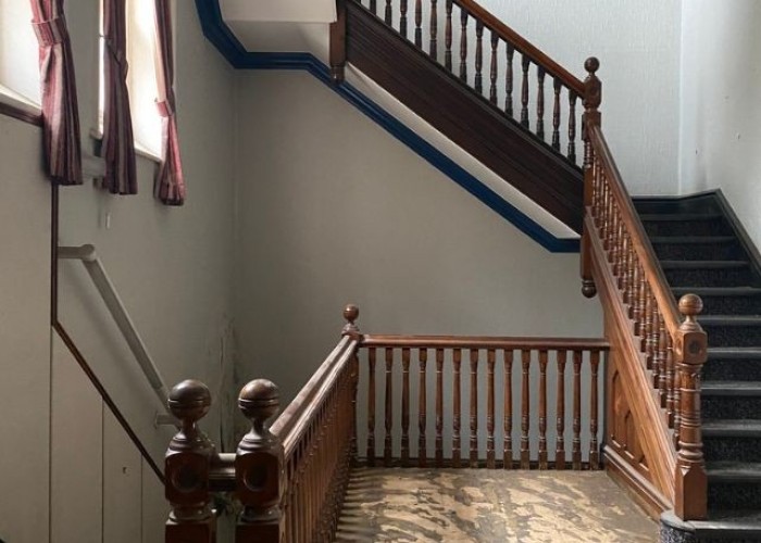16. Stairway