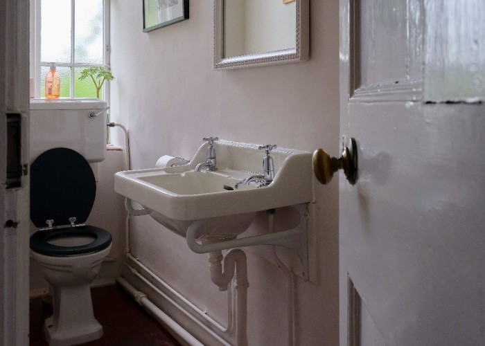 21. Toilet
