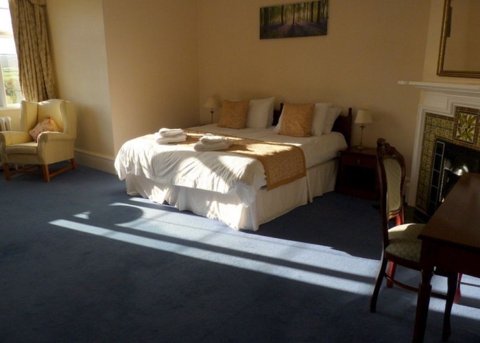 11. Bedroom (Double)