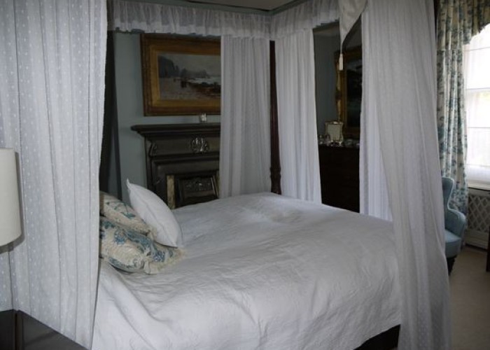 30. Bedroom (Master/En-Suite)