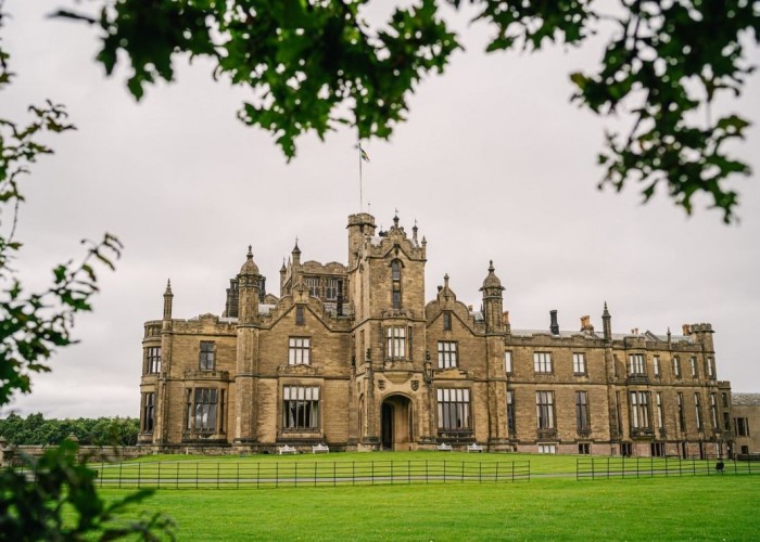 2. Stately Home/Manor, Coronavirus-Friendly