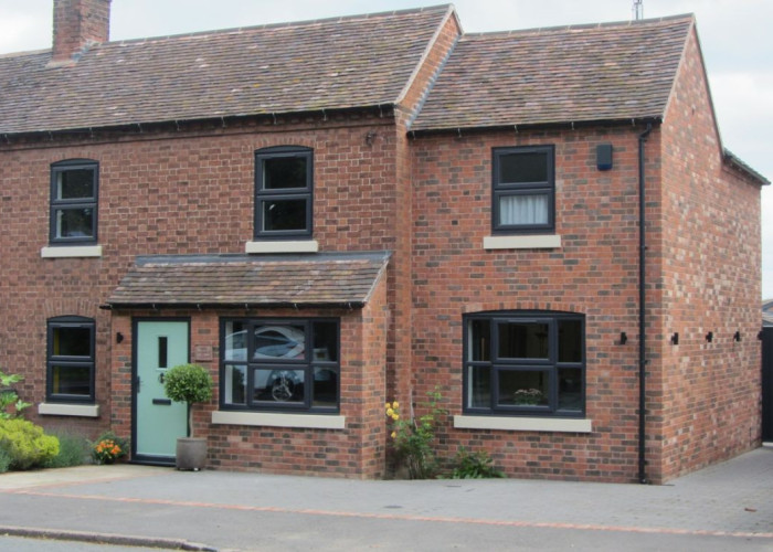 West Midlands: Renovated, Extended Family Home For Filming