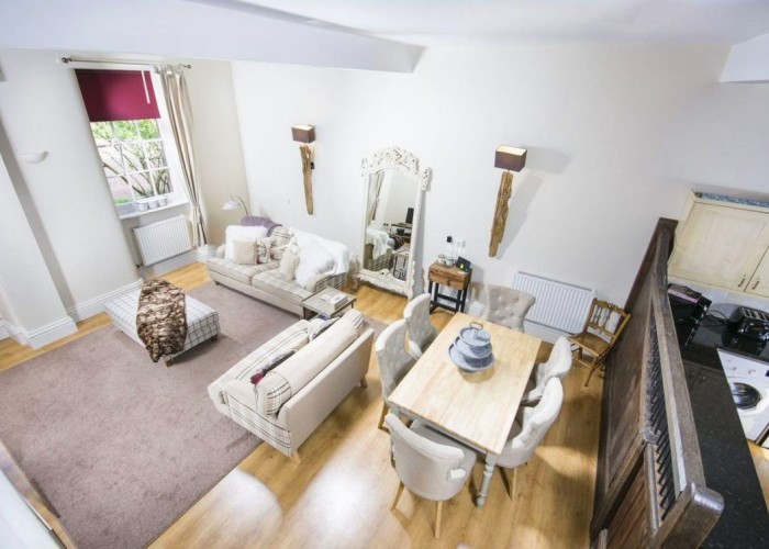 7. Livingroom, Diningroom
