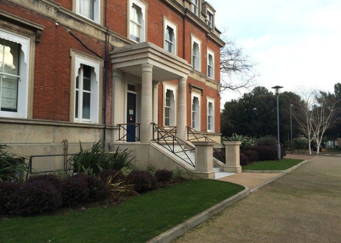 32. School / College