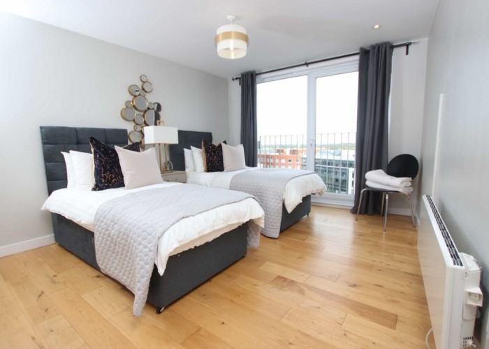 7. Bedroom (Twin Beds)