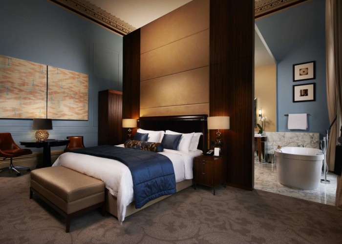 17. Bedroom (Master/En-Suite)