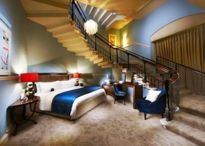 19. Bedroom (Master/En-Suite)