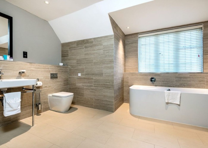 14. Bathroom, Bathroom (Roll Top)